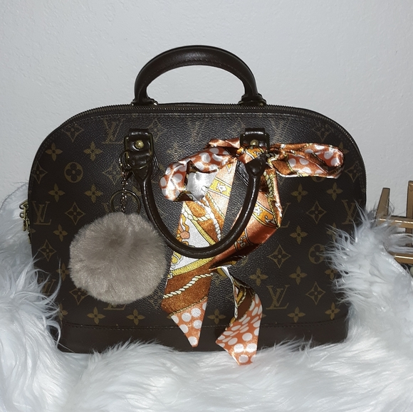 Louis Vuitton Handbags - Authentic Louis Vuitton Alma 🦃🍁🍂